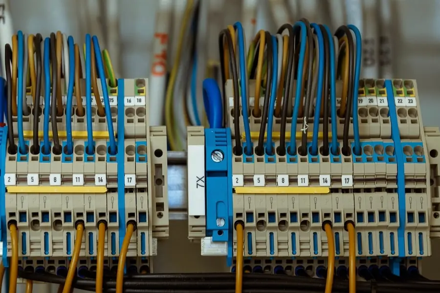 Tablero eléctrico con automáticos y cableado